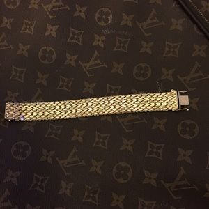 VNT ITALIAN 18K WIDE MESH GOLD BRACELET NO TRADES